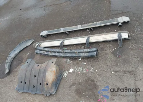 2001 Toyota Sequoia Sr5 V8 from USA, damaged, VIN 5TDBT44A51S017594